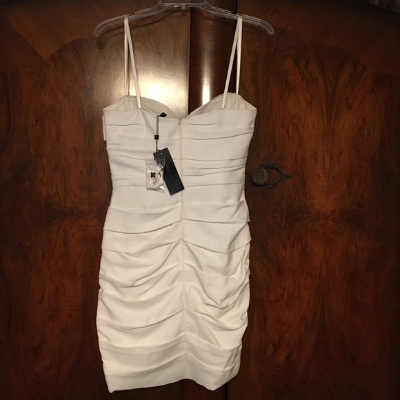 BCBG MaxAzria Strapless Dress. Size 6 - Picture 2 of 8